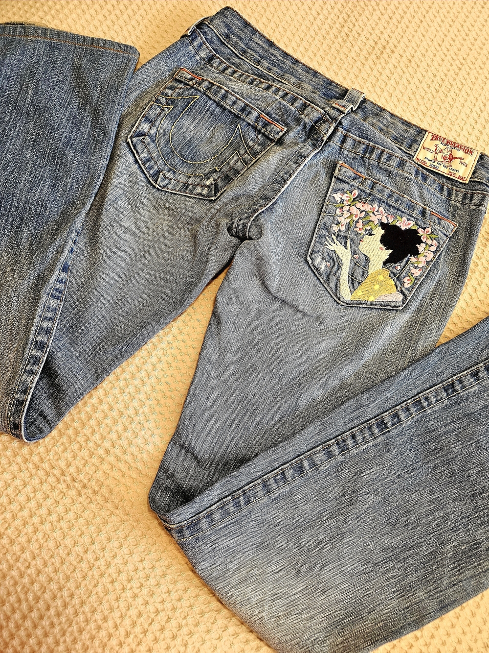 True Religion Geisha Embroidered Y2K Jeans – Rare Vintage | Size 27 - Picture 5 of 9